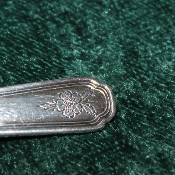 Antique Children's Vintage Silverplate Spoon - Home Decorators - 1900s - Picture 2 of 4